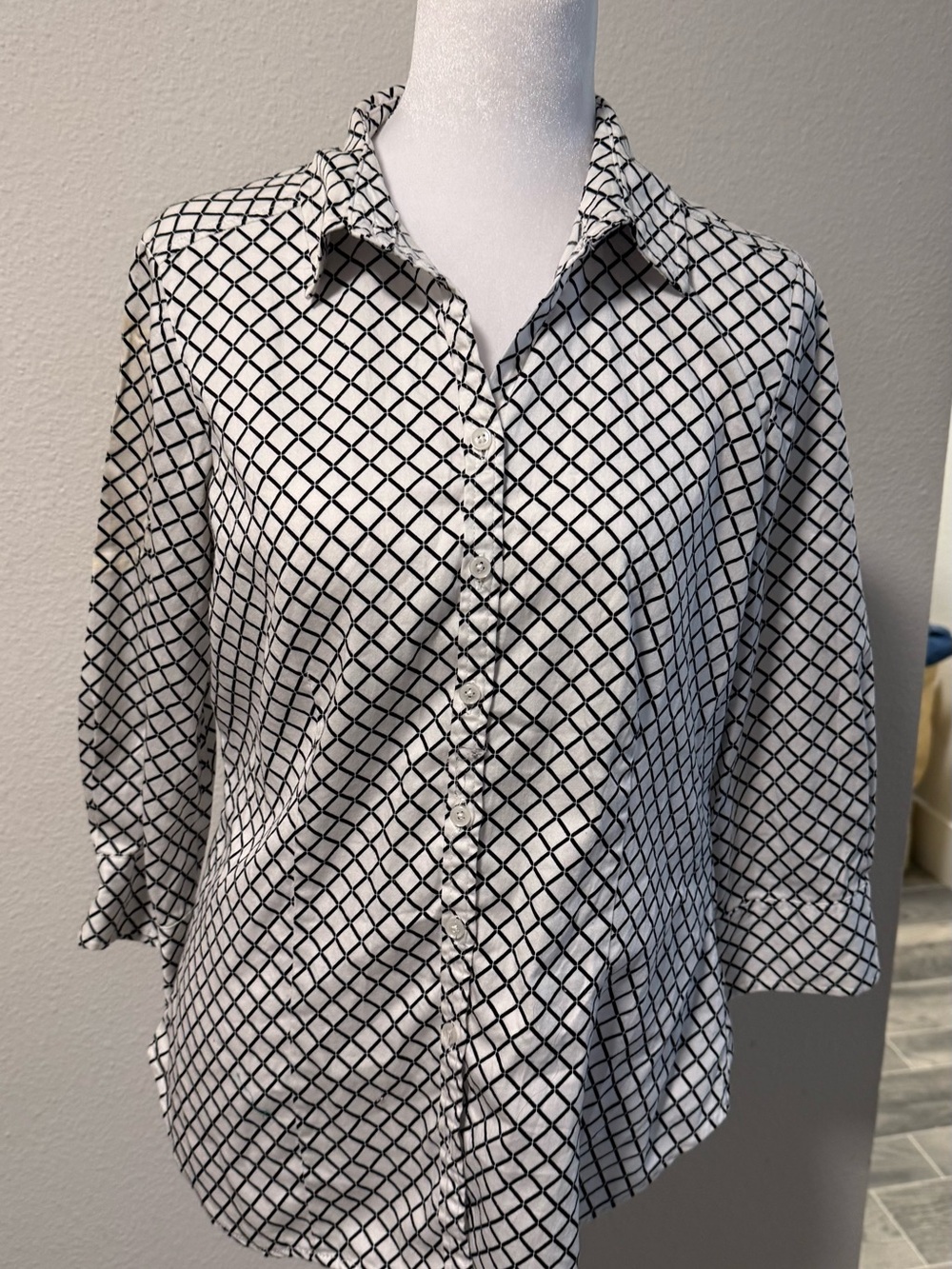 New York & Company White Blouse with Black Lattice Print